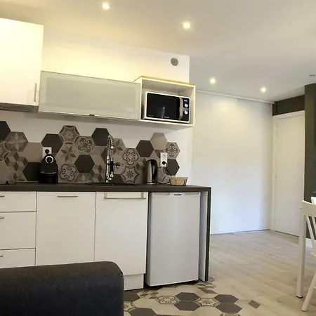 Lespinet Apartment
